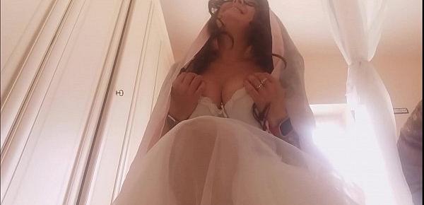  Do you really want to fuck your stepmother while wearing the wedding dress